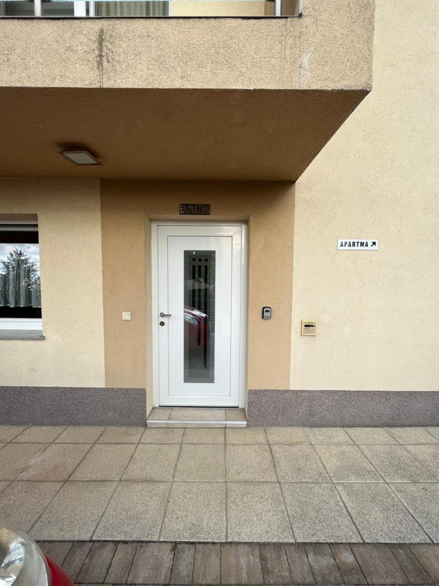 Apartma Azurre ポストイナ エクステリア 写真